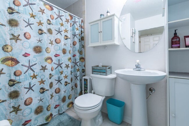 Building Photo - 545 Ocean Park Ln