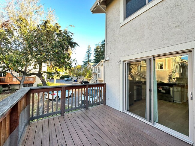 Building Photo - Cozy Beautiful Townhouse for Rent