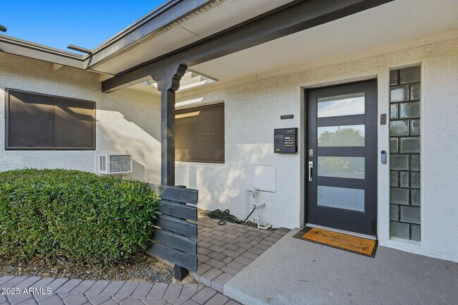 Building Photo - 8614 E Jackrabbit Rd