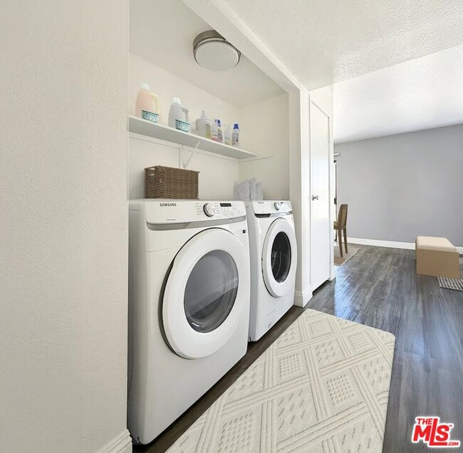 Building Photo - 1930 W College Ave