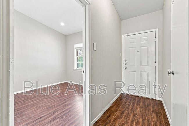 Building Photo - 3609 Galaxie Dr