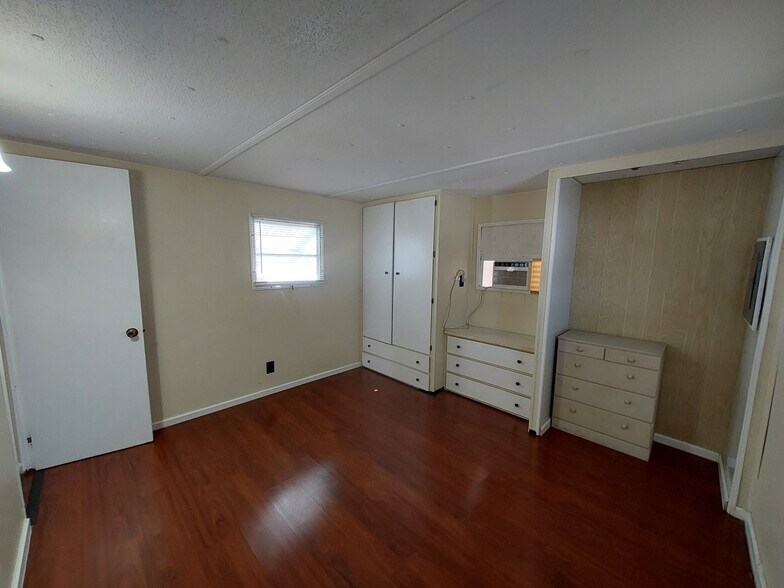 Building Photo - 1009 49th Avenue Dr W