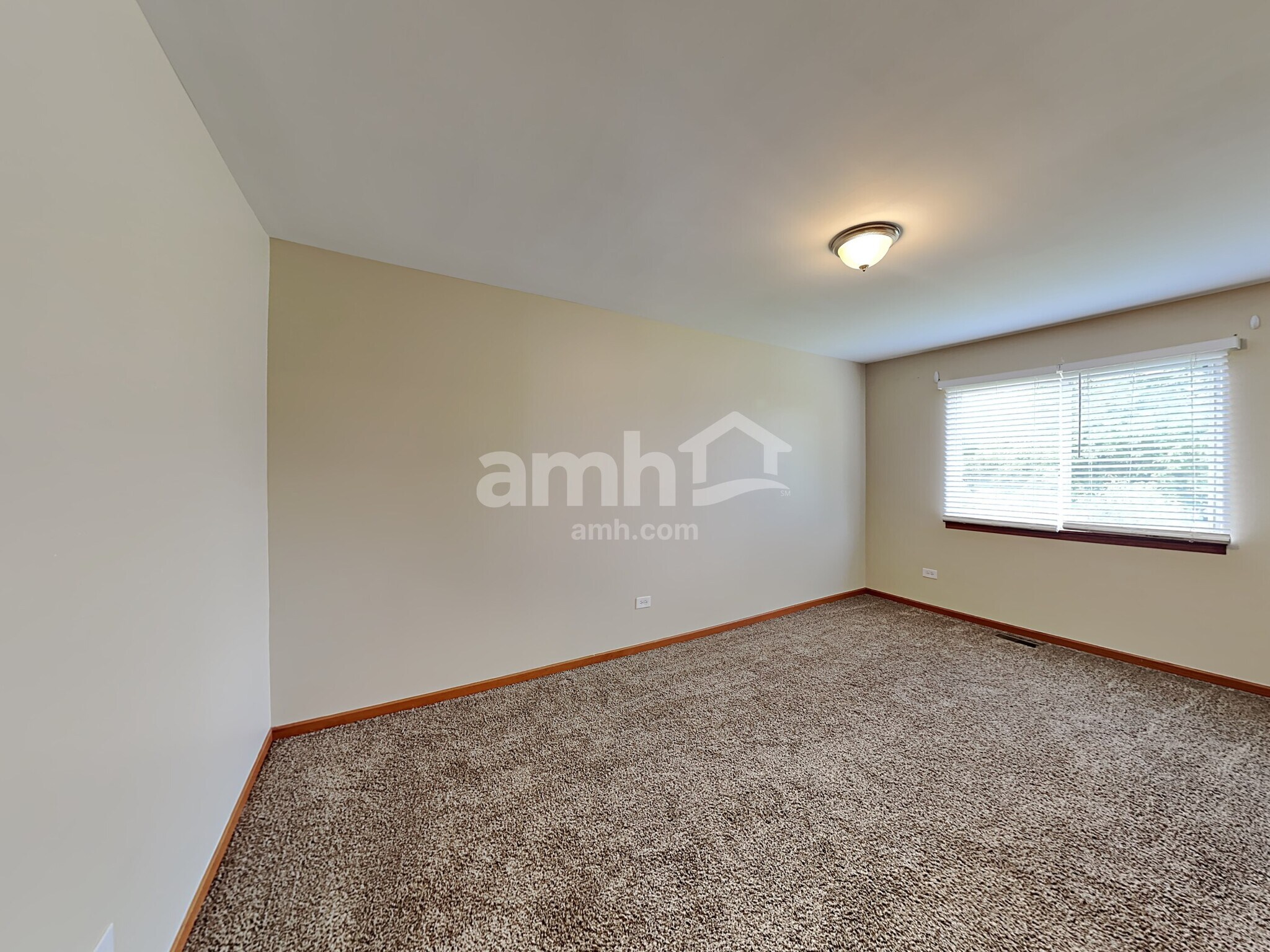 Building Photo - 26251 W Bayberry Ct
