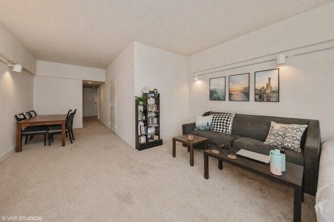 Building Photo - 175 E Delaware Pl