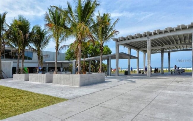 Building Photo - 7237 Cloister Dr