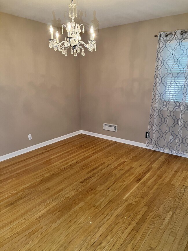 Building Photo - 9310 Habersham Dr