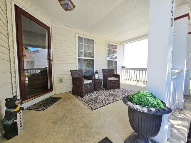 Building Photo - 4540 Redwood Vine Dr