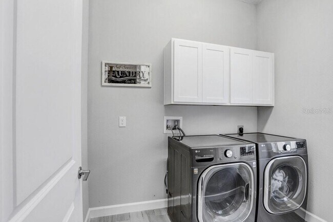 Building Photo - 31650 Cannon Rush Dr