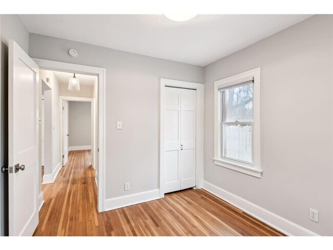 Building Photo - 238 8th Ave N