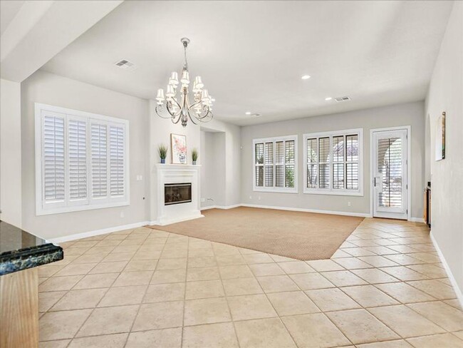 Building Photo - Luxury living in guard gated Resort Villas...