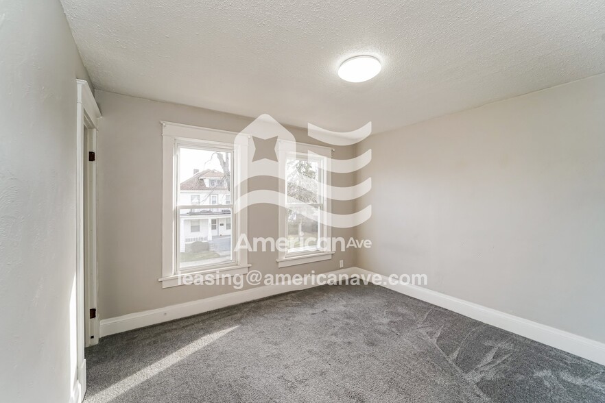 Building Photo - 1020 Grove Ave