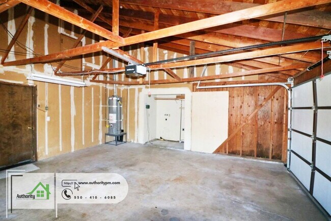 Building Photo - 3688 Cal Ore Dr