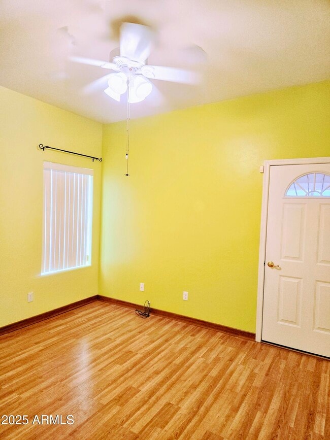 Building Photo - 383 S Taylors Trail