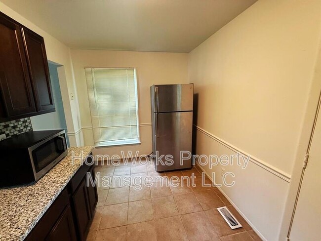 Building Photo - 3422 Moultree Pl