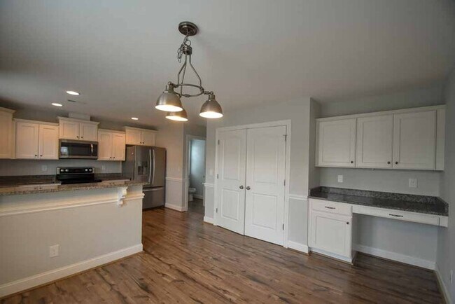 Building Photo - HOUSE FOR RENT 2319 GREAT LAUREL COURT