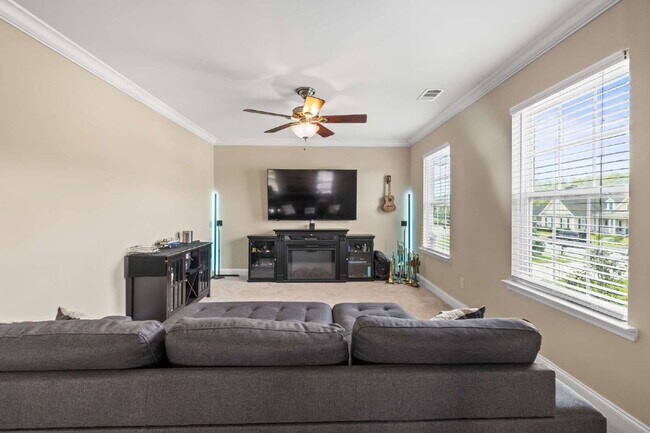 Building Photo - Spacious 5-Bedroom Home for Rent in Rincon!