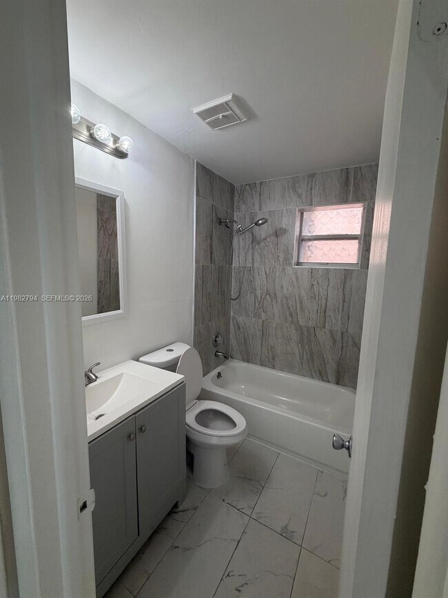 Building Photo - 5740 W 21st Ct