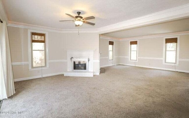 Building Photo - 809 Houndslake Dr