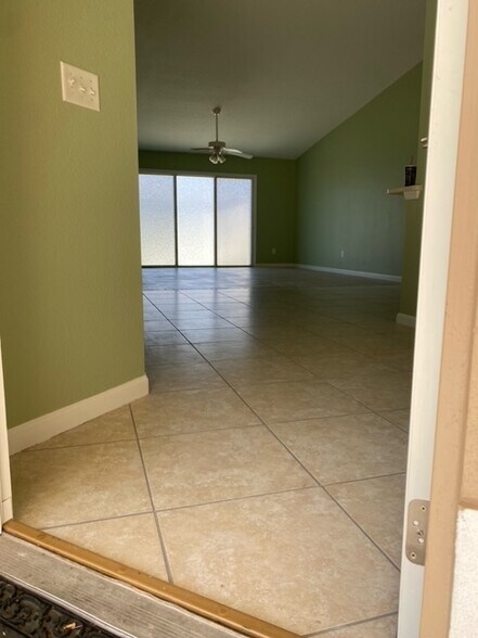 Building Photo - 1 Ryarbor Dr