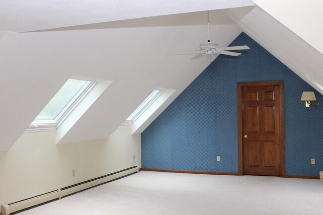 Building Photo - 331 Shore Dr