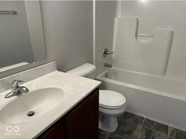 Building Photo - 2441 Shadowbrook Trce