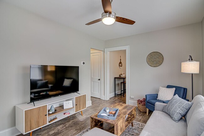 Building Photo - Adorable Duplex Off N Josephine Boyd - Ful...