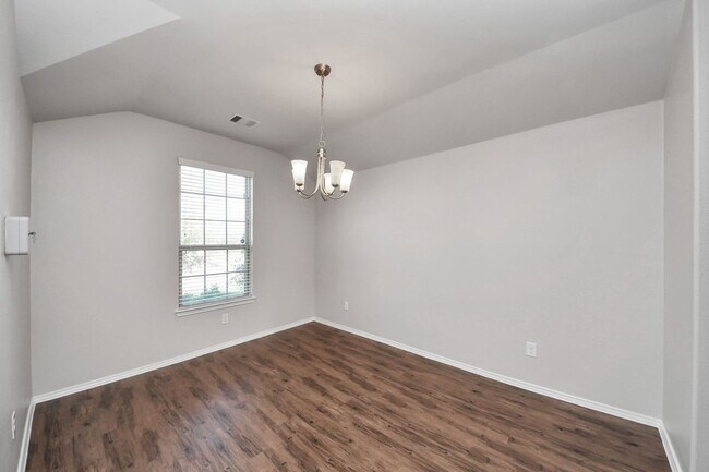Building Photo - 5410 Dovetail Arbor Trace