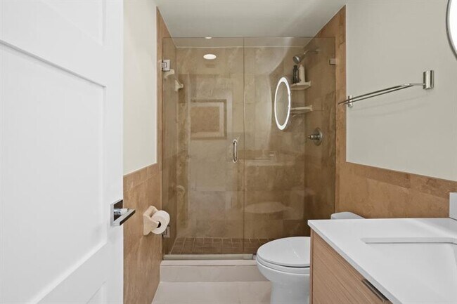 Building Photo - 2100 S Ocean Dr