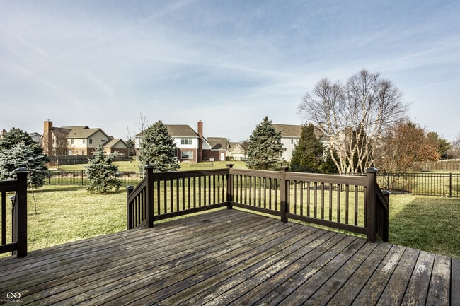 Building Photo - 8102 Fairway Dr