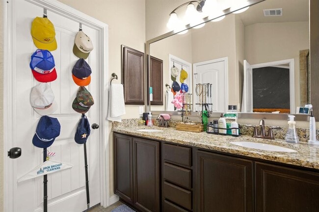 Building Photo - 820 Bryce Canyon Dr