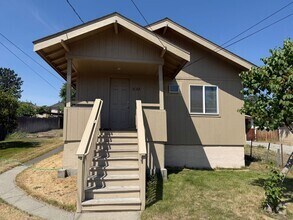 Building Photo - Now renting 2 bedroom House
