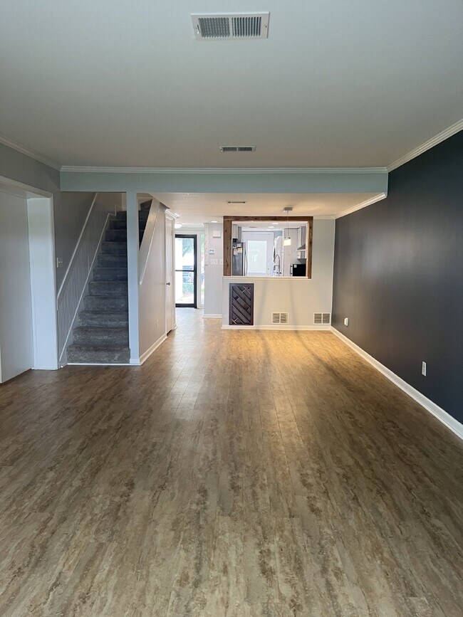 Building Photo - Stunning Waterfront Townhouse with 3 Bedrooms and 3 Full Bathrooms in Beaufort, SC!