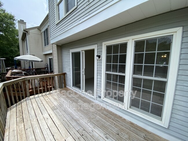 Building Photo - 106 Batley Ct