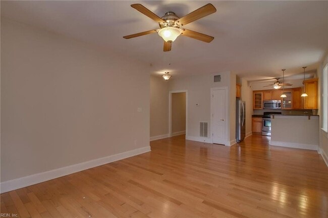 Building Photo - Ghent