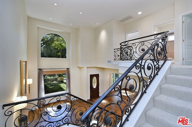 Building Photo - 12207 Cantura St