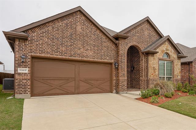 Building Photo - 1307 Verona Ln