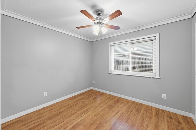 Building Photo - 3503 Riverside Dr