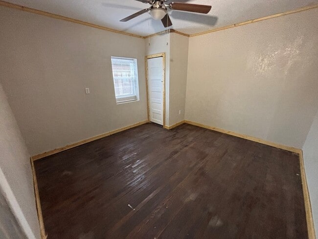 Building Photo - 106 High