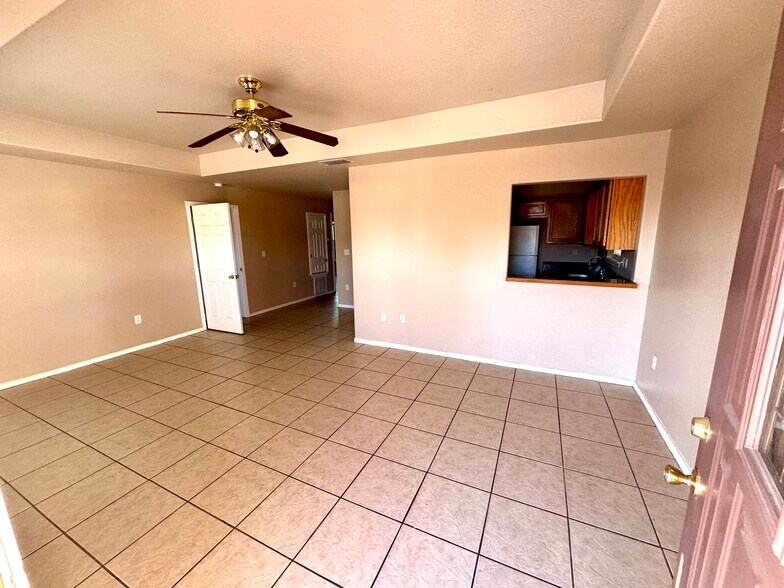 Building Photo - 116 Ramon Cardenas Dr