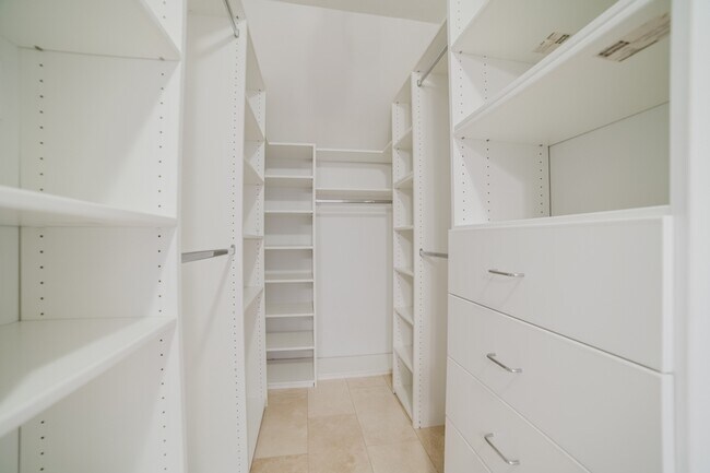 Building Photo - 1811 Autumn Pl