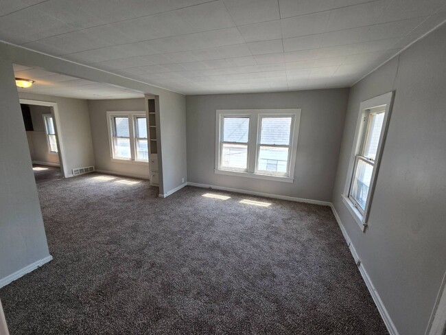 Building Photo - 3081 E 67th St