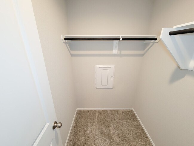 Building Photo - The price is right and the location is even better! Take a look TODAY at this like-new, 3/2, open...