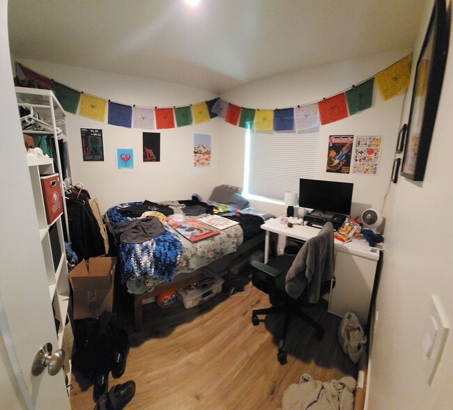 Building Photo - 7 Bedroom 3 bath home close to POLY!!!!