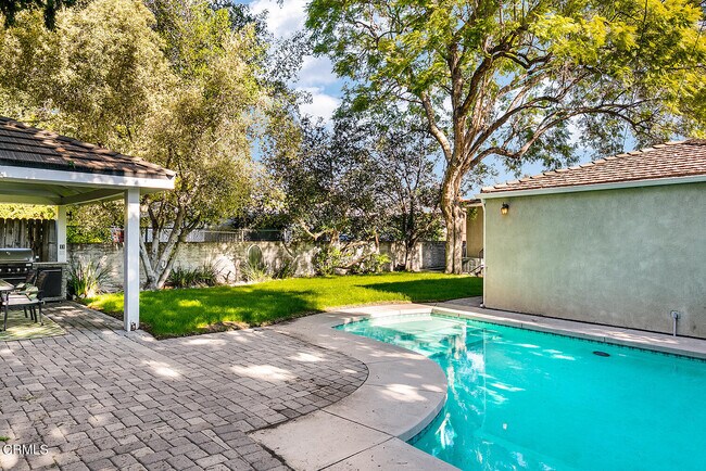 Building Photo - 2065 San Marino Ave