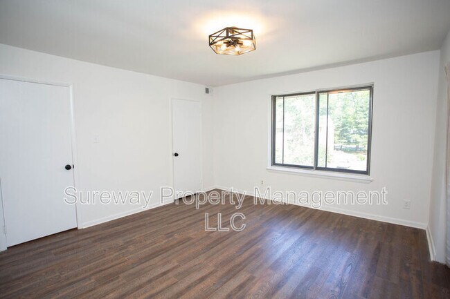Building Photo - 125 Echelon Rd