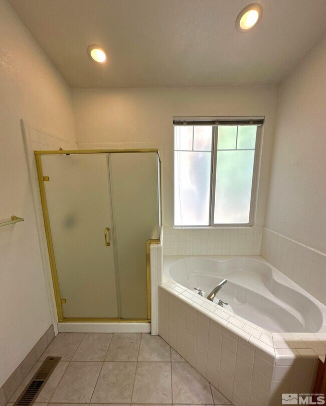 Building Photo - 2662 Pride Dr