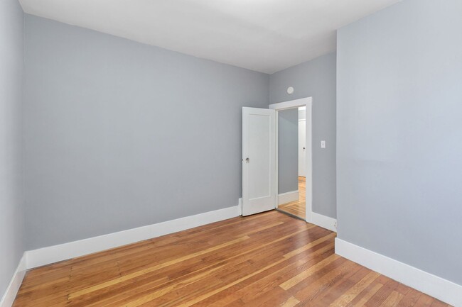 Building Photo - 2272 Greenwich St