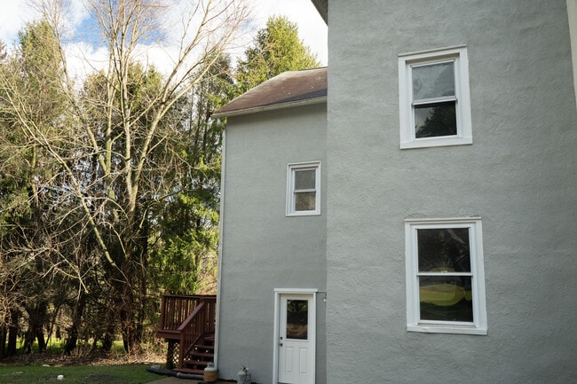 Building Photo - 197 Mercer Mill Rd