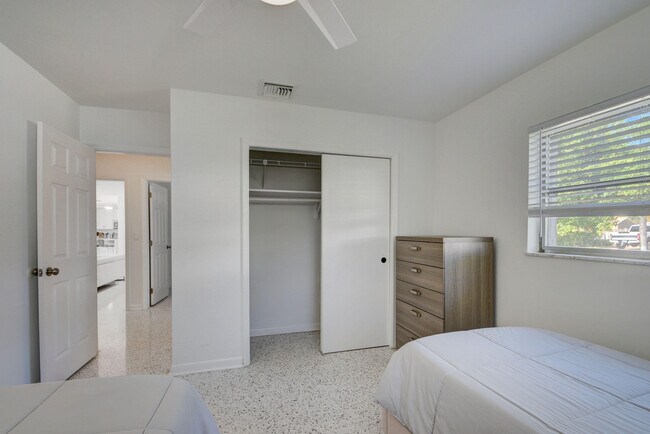 Building Photo - 1171 Bimini Ln