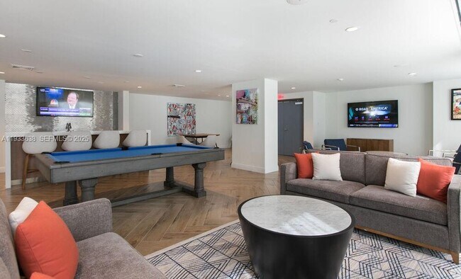 Building Photo - 1776 Polk St